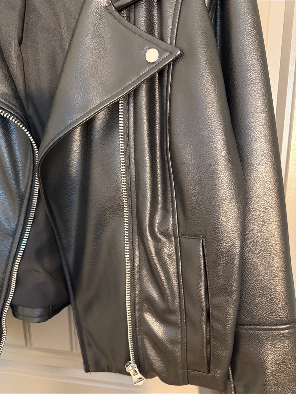 H&M Women’s Black Faux Leather Moto Jacket with Silver Hardware - Picture 6 of 6